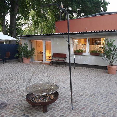 Ferienwohnung Lindenhof, Zentrumsnah Mit Terrasse Und Grillmoeglichkeit Maagdenburg Buitenkant foto